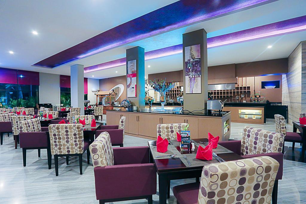 Mercure Palu Luaran gambar