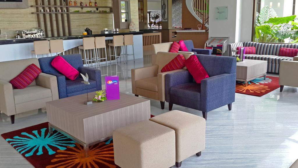 Mercure Palu Luaran gambar