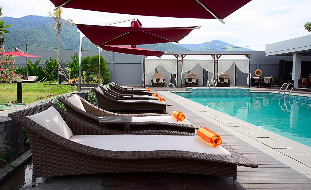 Mercure Palu Luaran gambar