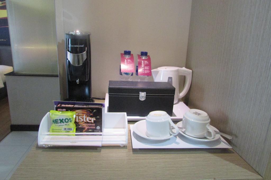 Mercure Palu Luaran gambar