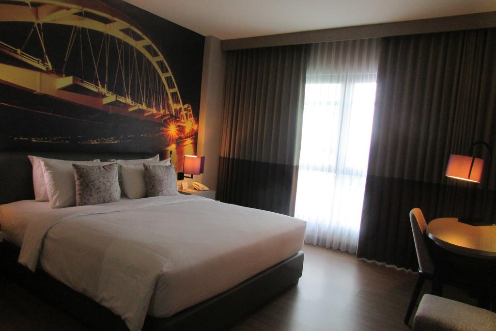 Mercure Palu Luaran gambar