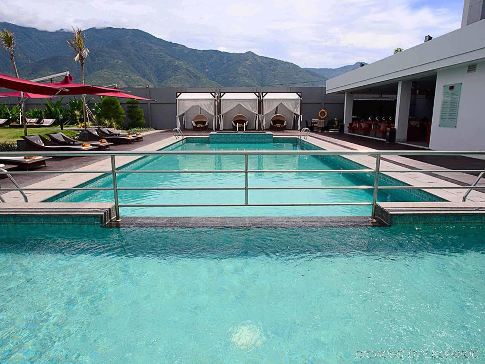 Mercure Palu Luaran gambar