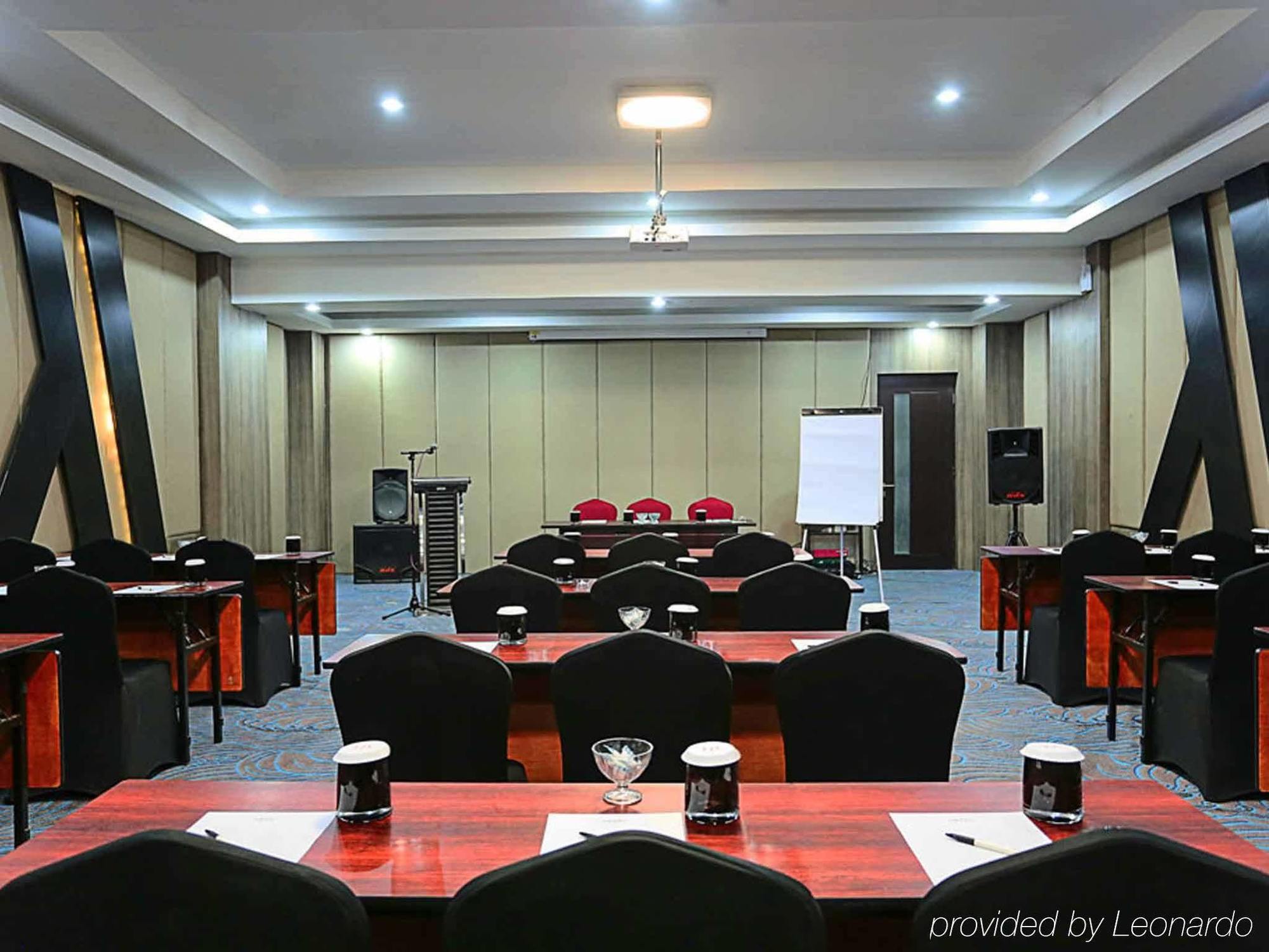 Mercure Palu Luaran gambar