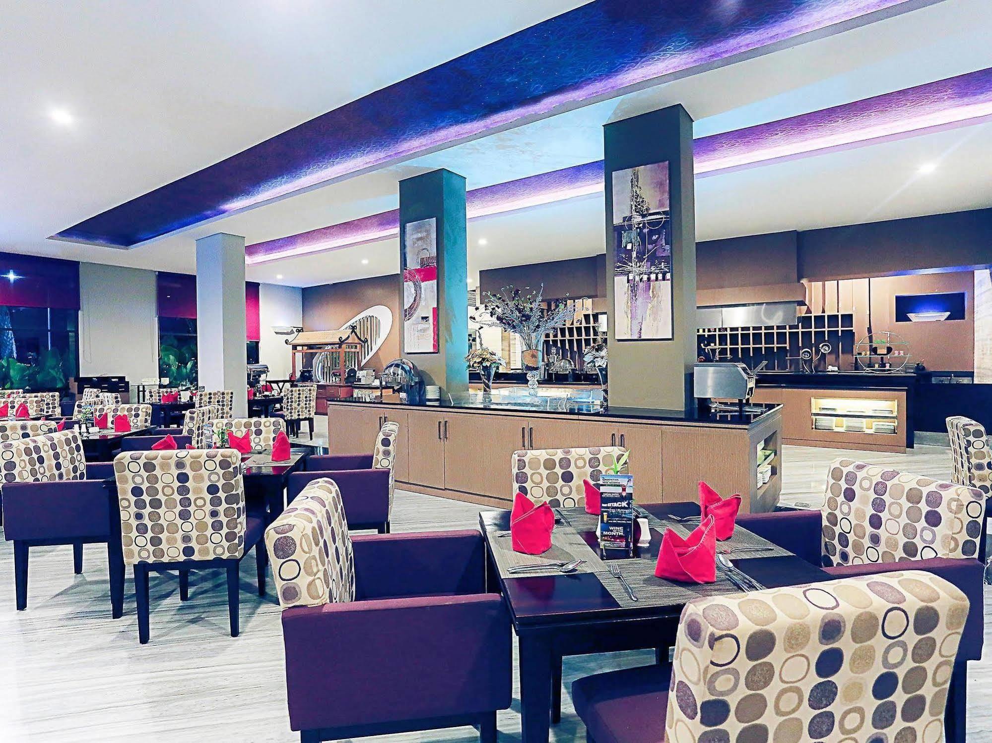 Mercure Palu Luaran gambar