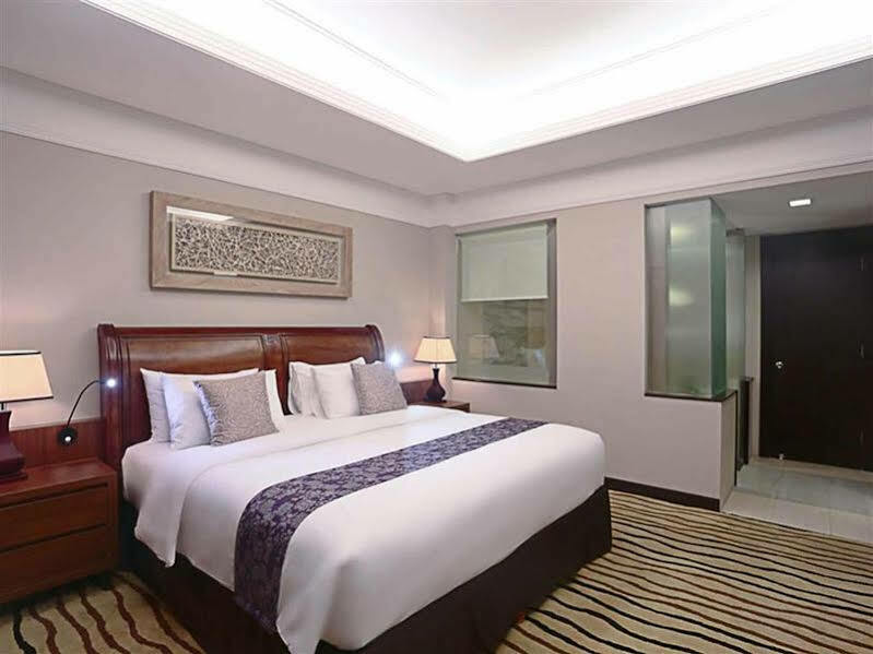 Mercure Palu Luaran gambar
